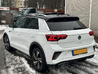 Schadeauto Volkswagen T-Roc 1.5TSI R-Line Panorama Automaat 2022/10