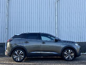uszkodzony samochody osobowe Peugeot 3008 1.2 GT Line 2017/1