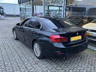 BMW 3-serie 318i Luxury picture 3