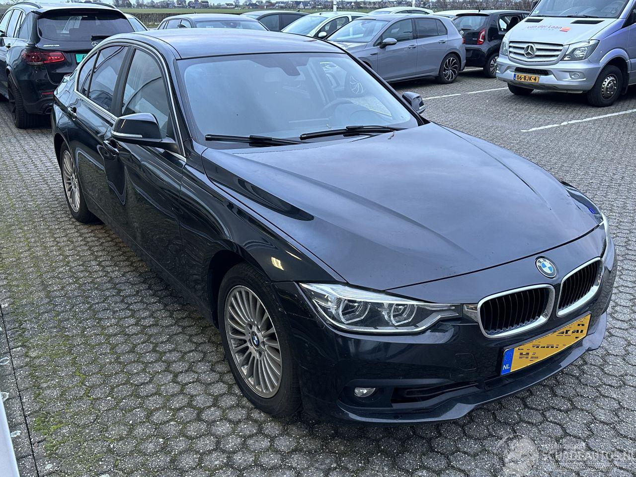 BMW 3-serie 318i Luxury