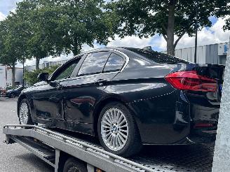 BMW 3-serie 318i Luxury picture 2