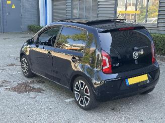 Volkswagen Up! 1.0 Cheer up! Panorama Automaat picture 3