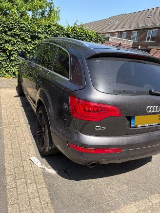 Audi Q7 4.2 FSI Quattro Pro Line + 7persoons picture 2