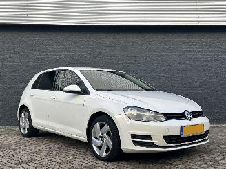 krockskadad bil auto Volkswagen Golf 1.4 TSI 2014/1