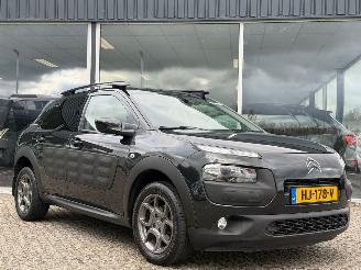 Damaged car Citroën C4 cactus 1.2 PureTech Shine 2015/11