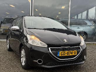 krockskadad bil auto Peugeot 208 1.2 PureTech Style Pack AUTOMAAT 2015/4