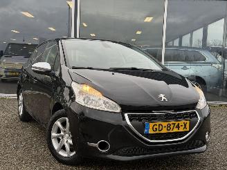Peugeot 208 1.2 PureTech Style Pack AUTOMAAT picture 2