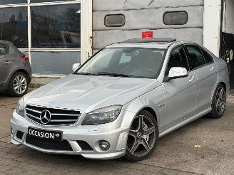 Vaurioauto  passenger cars Mercedes C-klasse C63 AMG 6.2 V8 PANO/HARMAN FULL OPTION 2008/6