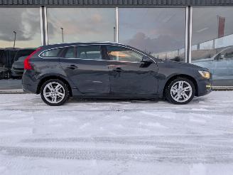 Volvo V-60 2.4 D6 AWD Plug-In Hybrid Summum picture 5