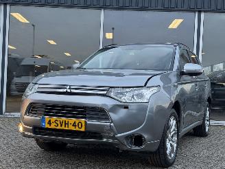 uszkodzony samochody osobowe Mitsubishi Outlander 2.0 PHEV instyle NAP 2013/12