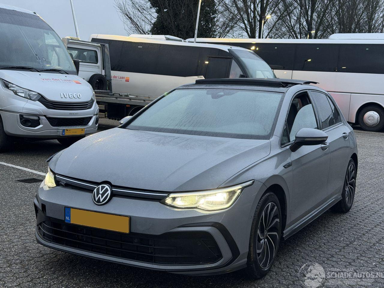 Volkswagen Golf 1.5 eTSI R-Line PANO/AUTOMAAT