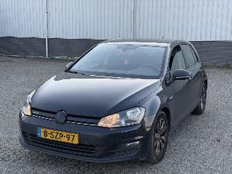 Schadeauto Volkswagen Golf 7 1.6TDI Highline BlueMotion 2014/1