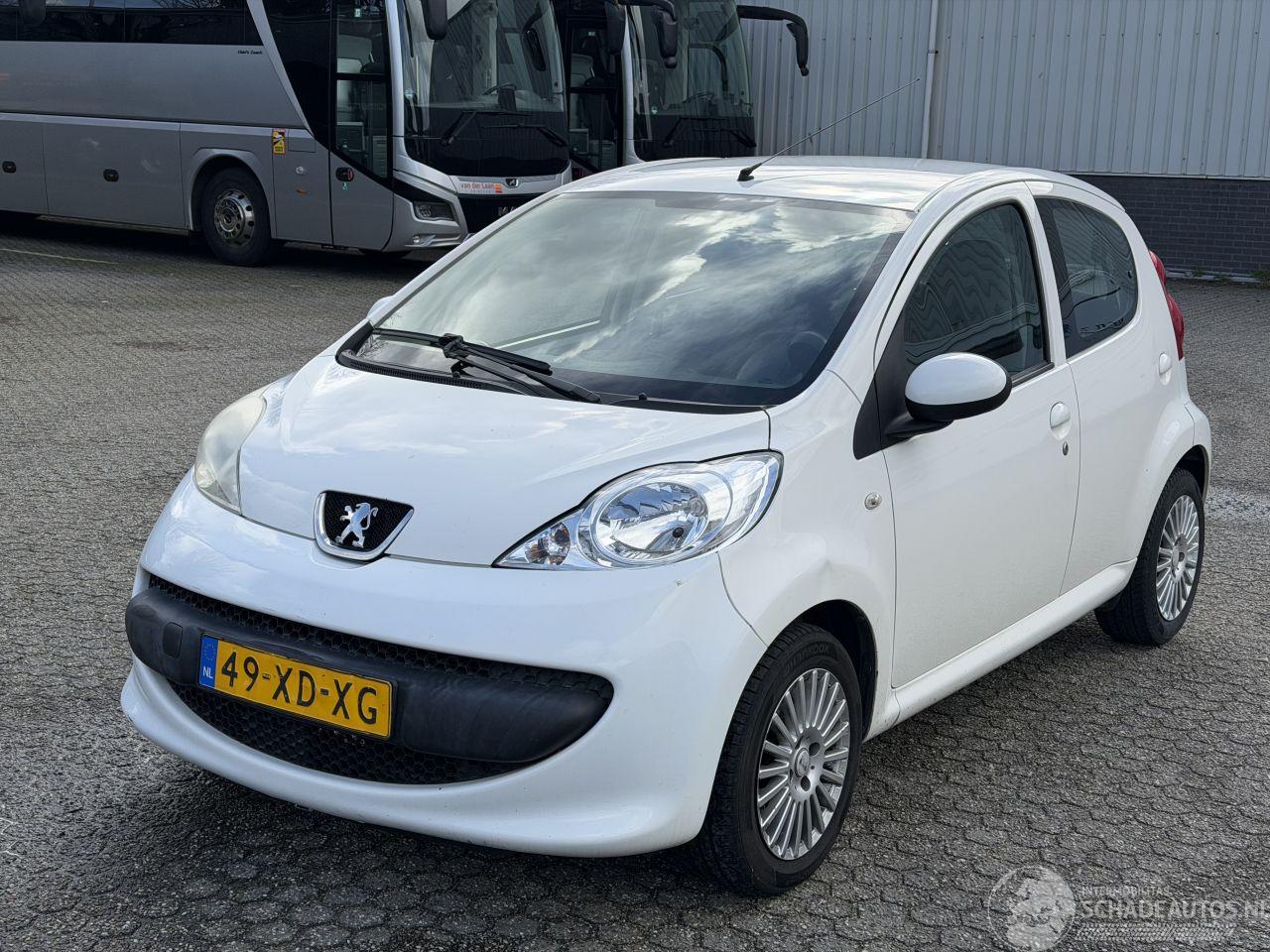 Peugeot 107 1.0-12V XS