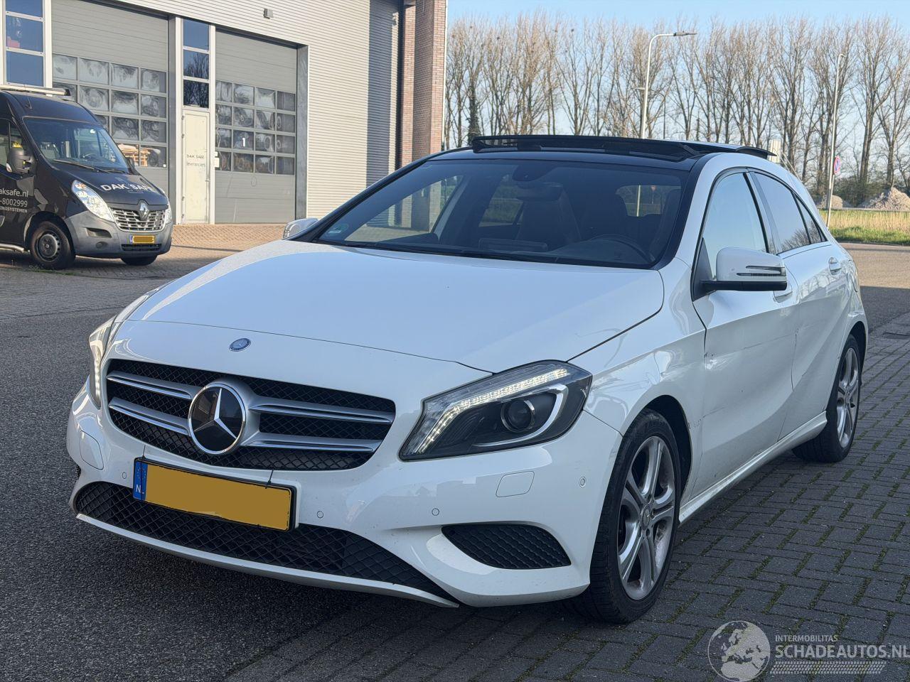 Mercedes A-klasse A180 AMG PANO/AUTOMAAT