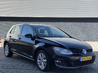 Unfallwagen Volkswagen Golf 1.2 TSI Highline AUTOMAAT 2013/9