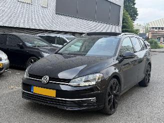 Voiture accidenté Volkswagen Golf 1.0TSI PANO/DSG 2017/8
