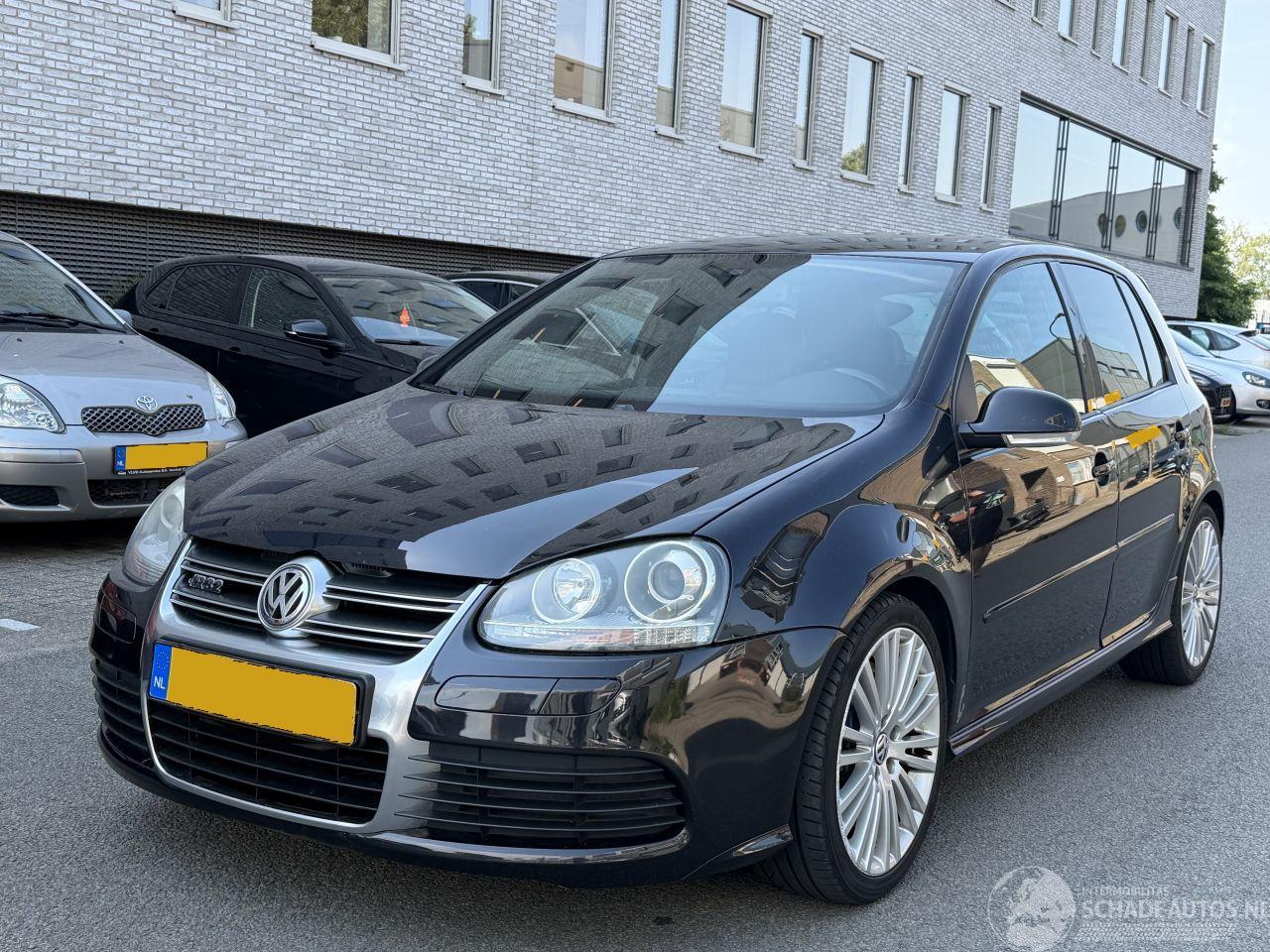 Volkswagen Golf 3.2 R32 DSG/LED