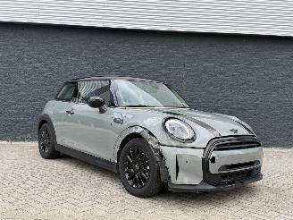 krockskadad bil auto Mini Cooper 1.5 Automaat/Pano full option 2022/11