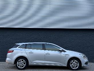 Renault Mégane Estate 1.2 TCe Life picture 2