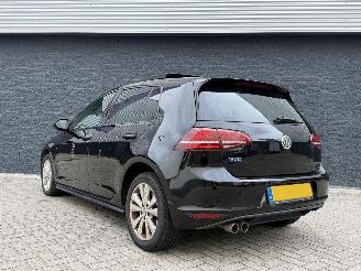 Volkswagen Golf GTE PANO/DSG picture 5