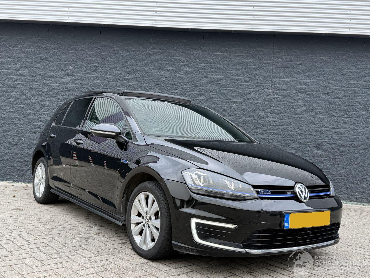 Volkswagen Golf GTE PANO/DSG