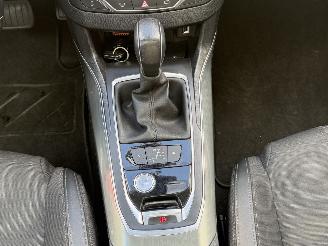 Peugeot 308 1.2 BENZINE AUTOMAAT/GLASDAK picture 14