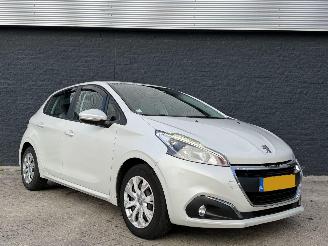 škoda osobní automobily Peugeot 208 1.2 benzine FACELIFT 2015/11