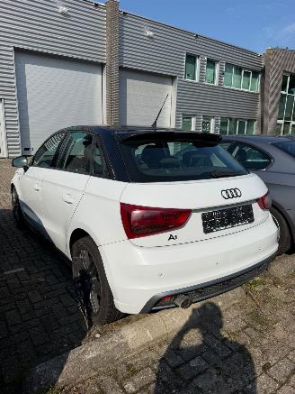 Audi A1 1.6TDI S-LINE AUTOMAAT picture 3