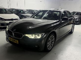 Schadeauto BMW 3-serie 330e automaat/panoramadak/led 2016/3