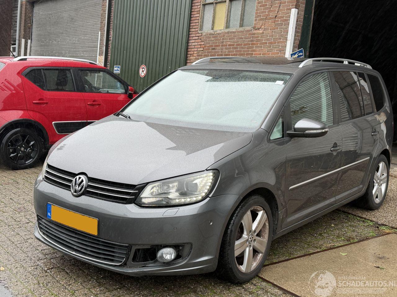 Volkswagen Touran 1.4TSI PANO/DSG HIGHLINE