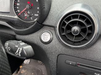 Audi A1 1.6TDI S-line Pano/Schaalstoelen/Keyless picture 11