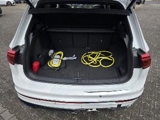Volkswagen Tiguan R-LINE 180 kW Hybride picture 21