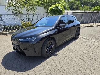 Unfallwagen BMW iX M60 PANORAMA SOFT-CLOSE 2023/8