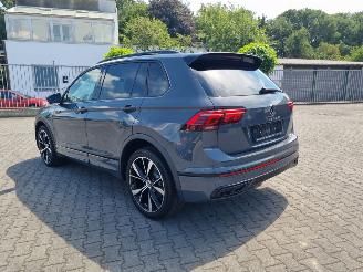 krockskadad bil auto Volkswagen Tiguan R-LINE TDi 4MOTION 142 kW 2025/6
