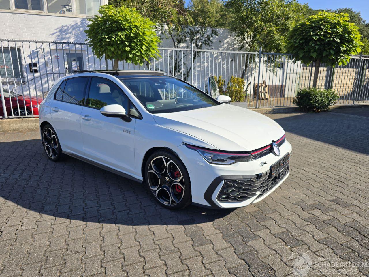Volkswagen Golf GTI 195 kW PANORAMA IQ LED