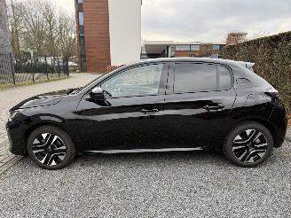 Peugeot 208  picture 3