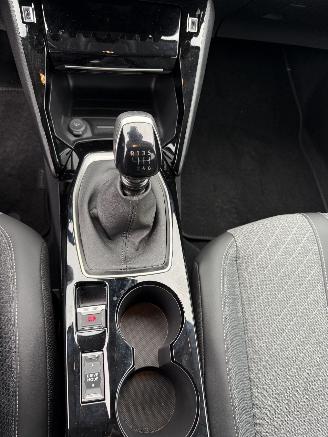 Peugeot 208 Allure picture 9