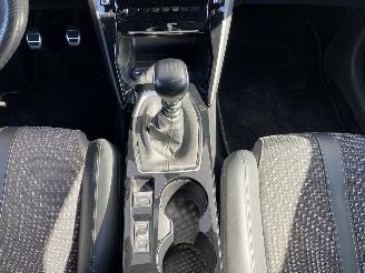 Peugeot 208 GT-Line picture 30