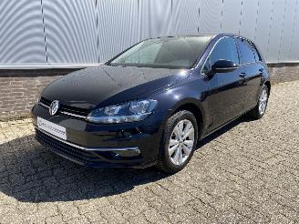 uszkodzony samochody osobowe Volkswagen Golf Comfortline DSG, Navi, Airco 2018/7