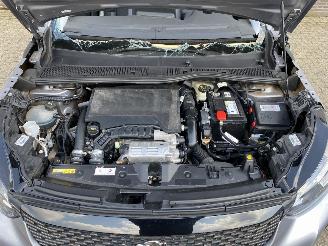 Peugeot 2008 Allure Camera, Navi, Apple carplay, Clima picture 14