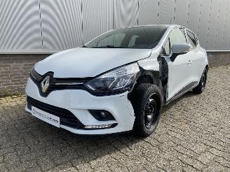 Schadeauto Renault Clio 0.9 TCe Bose Airco PDC Navi 2018/3