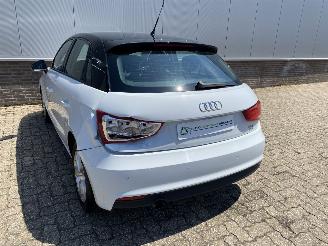 Audi A1 1.0 TFSI Adrenalin Airco, PDC Achter, Stoelverwarming picture 10