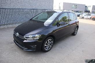 Damaged car Volkswagen Golf Sportsvan 1.2 BENZ 2017/6