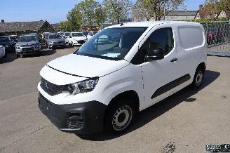 uszkodzony samochody ciężarowe Peugeot Partner 1.5 HDI 2022/1