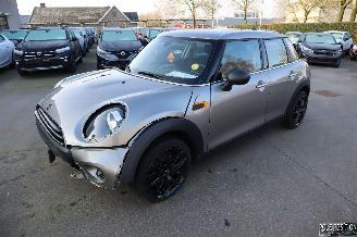 Damaged car Mini One 1.5D 2018/7