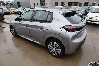 Peugeot 208 1.2 BENZ picture 5