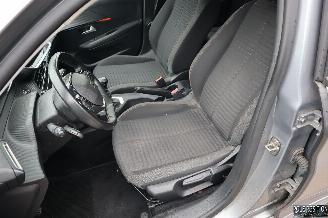Peugeot 208 1.2 BENZ picture 10