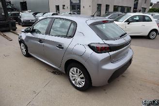 Peugeot 208 1.2 BENZ picture 4