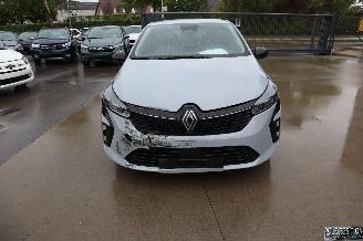 Schadeauto Renault Clio 1.0 BENZ 2024/8