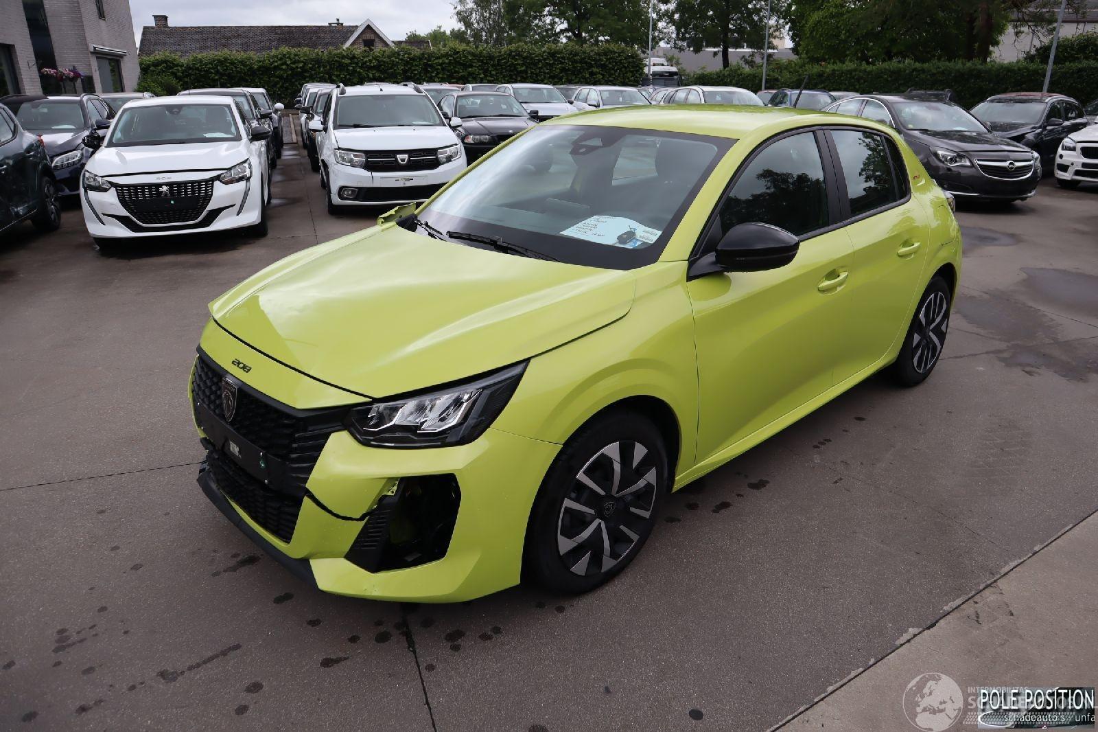 Peugeot 208 1.2 BENZ